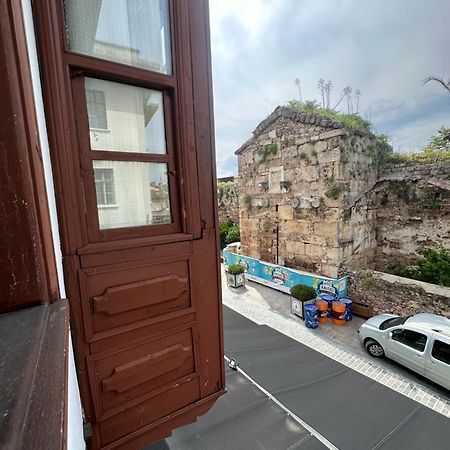 Lords Hostel & Pub 安塔利亚 外观 照片