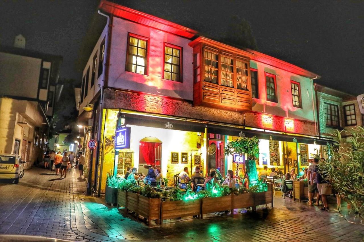 Lords Hostel & Pub 安塔利亚 外观 照片