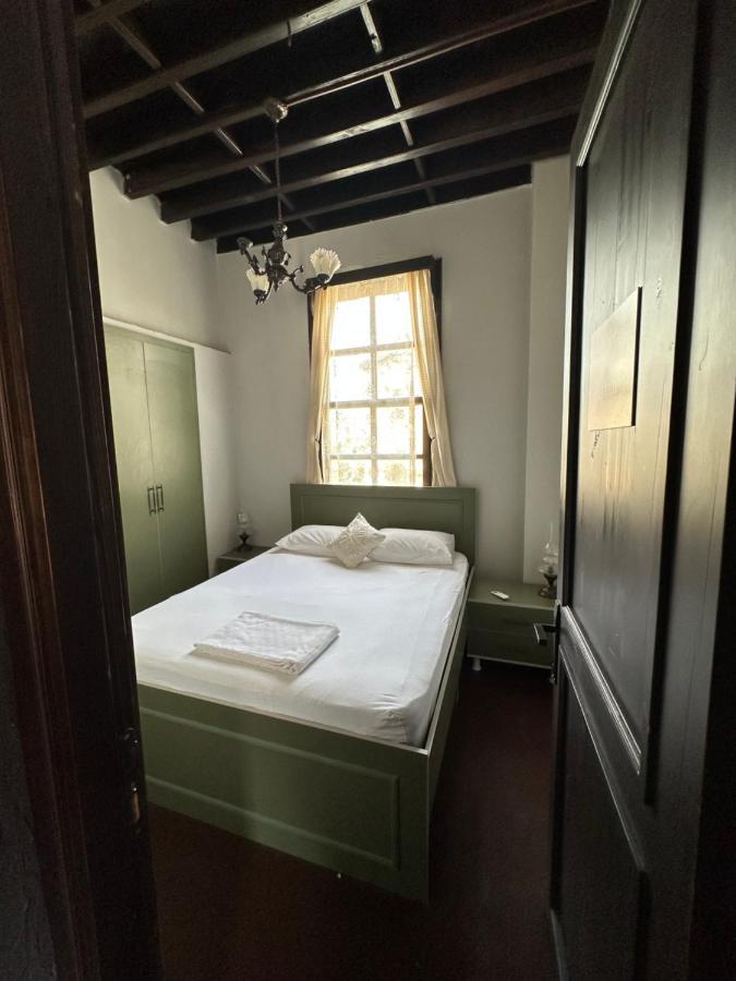 Lords Hostel & Pub 安塔利亚 外观 照片