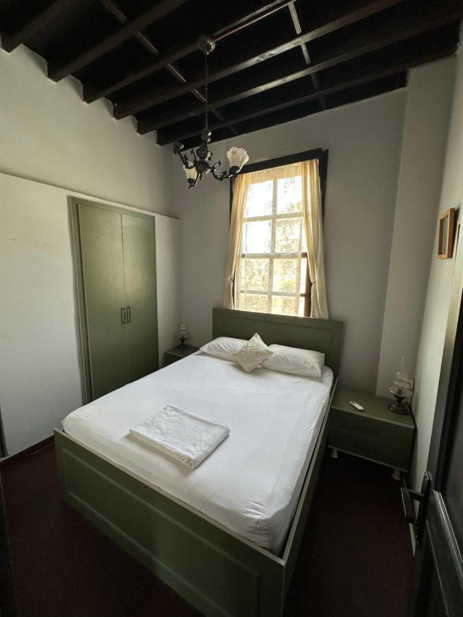 Lords Hostel & Pub 安塔利亚 外观 照片