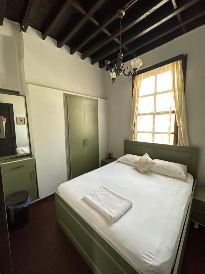 Lords Hostel & Pub 安塔利亚 外观 照片