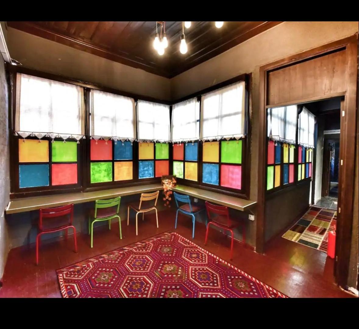 Lords Hostel & Pub 安塔利亚 外观 照片
